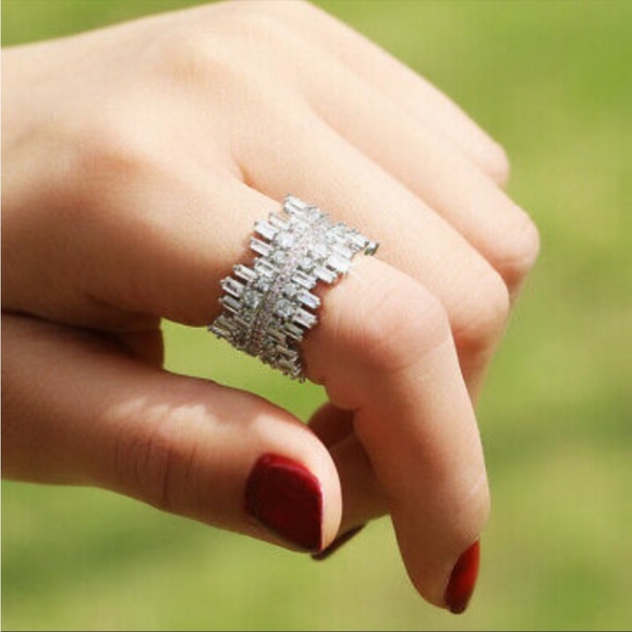 New 925 STERLING SILVER Diamond LUXURY Ring - Picture 9 of 10